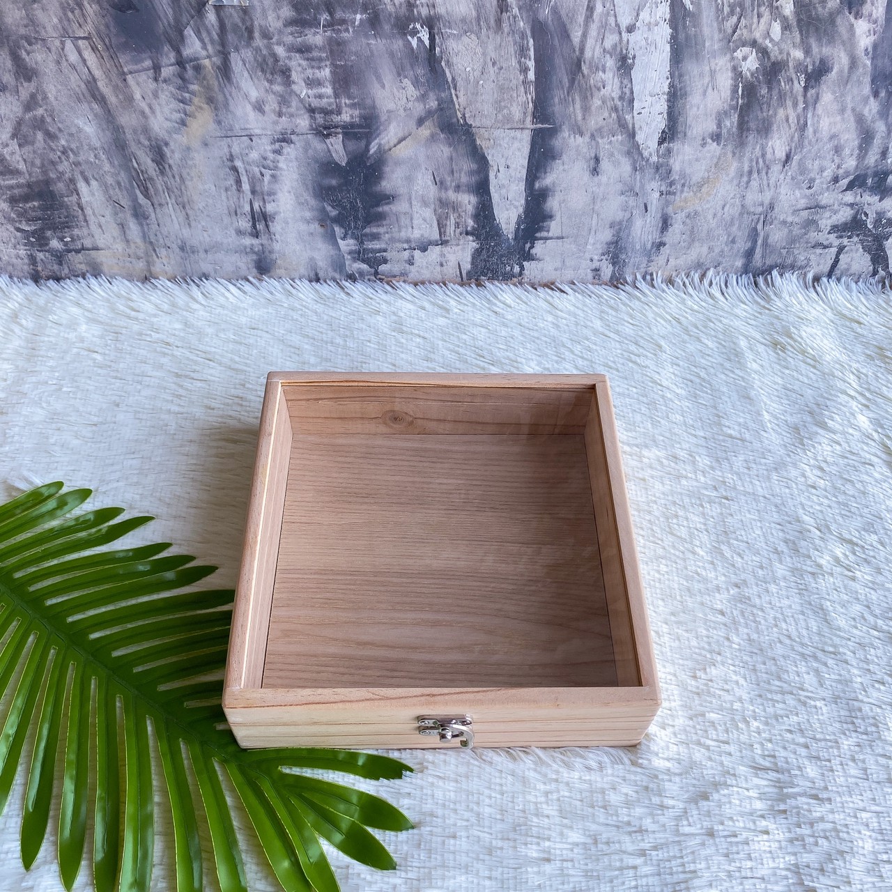 กล่องฝากระจก ฝาล็อค (Wooden box with lock lid)