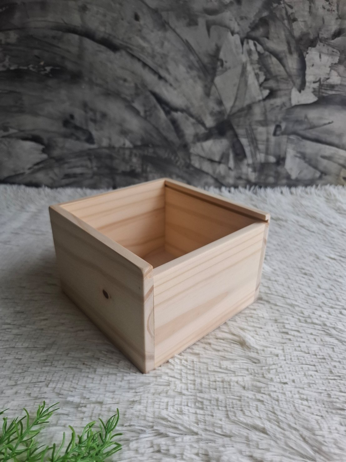 กล่องไม้ใส่โมเดลตุ๊กตา