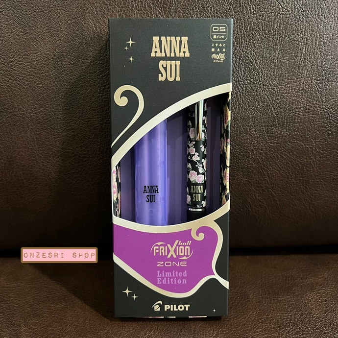 เซ็ตปากกาลบได้ Pilot Frixion Ball Knock Zone x Anna Sui (Limited) หัว 0.5 หมึกสีดำ มาพร้อมเคสและหมึกรีฟิล 2 แท่ง แบบลาย Rose Black