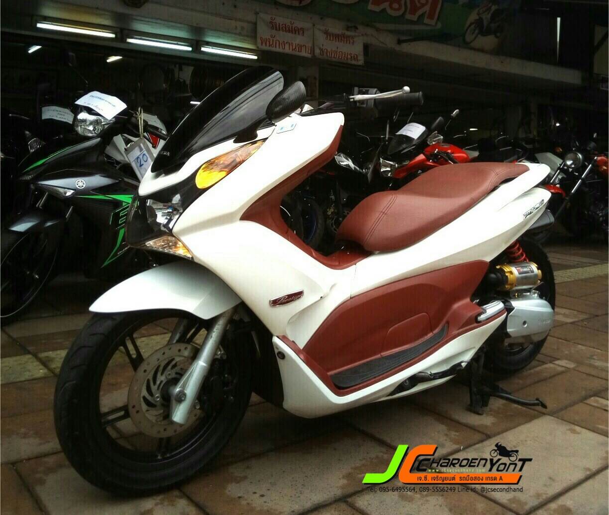 "ยังแรงไม่ตกจริงๆ......รถสุดฮิต" Honda Pcx150 จดทะเบียนปลายปี 55 แต่งแนว Low&Long เครื่องดี เงียบ แน่น วิ่งนิ่มไร้ควัน ชุดสีสภาพดีแท้ทั้งคัน มีรอยบ้างเล็กน้อยเท่านั้น ล้อแม็กซ์เดิม