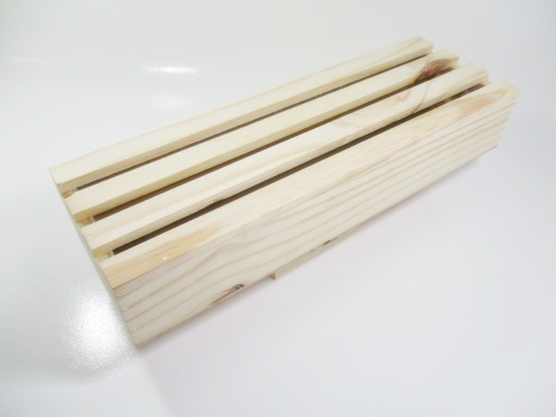กล่องไม้สนฝาครอบแบบระแนงขนาด 15x38x7cm