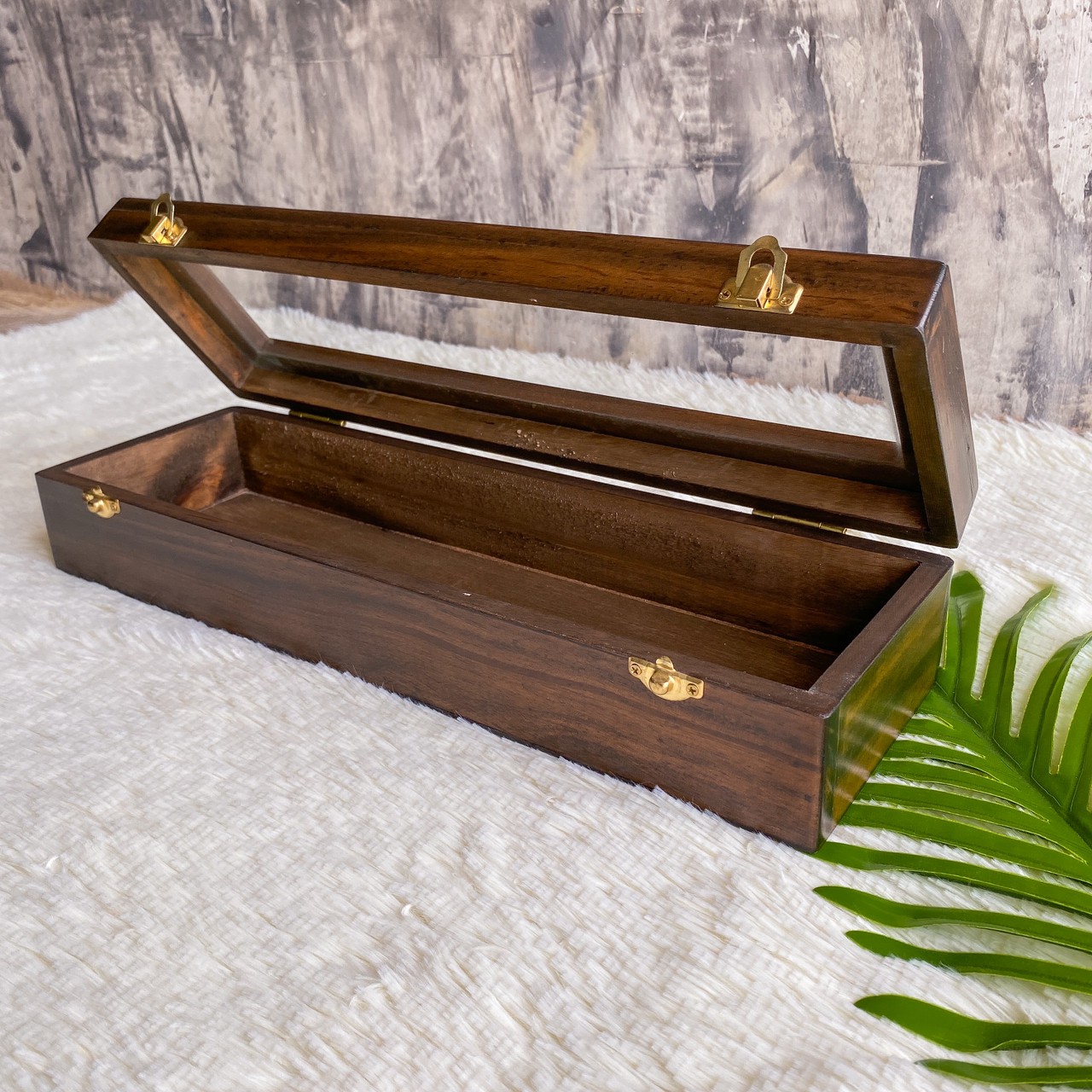 กล่องไม้ฝากระจก (Glass lid wooden box)