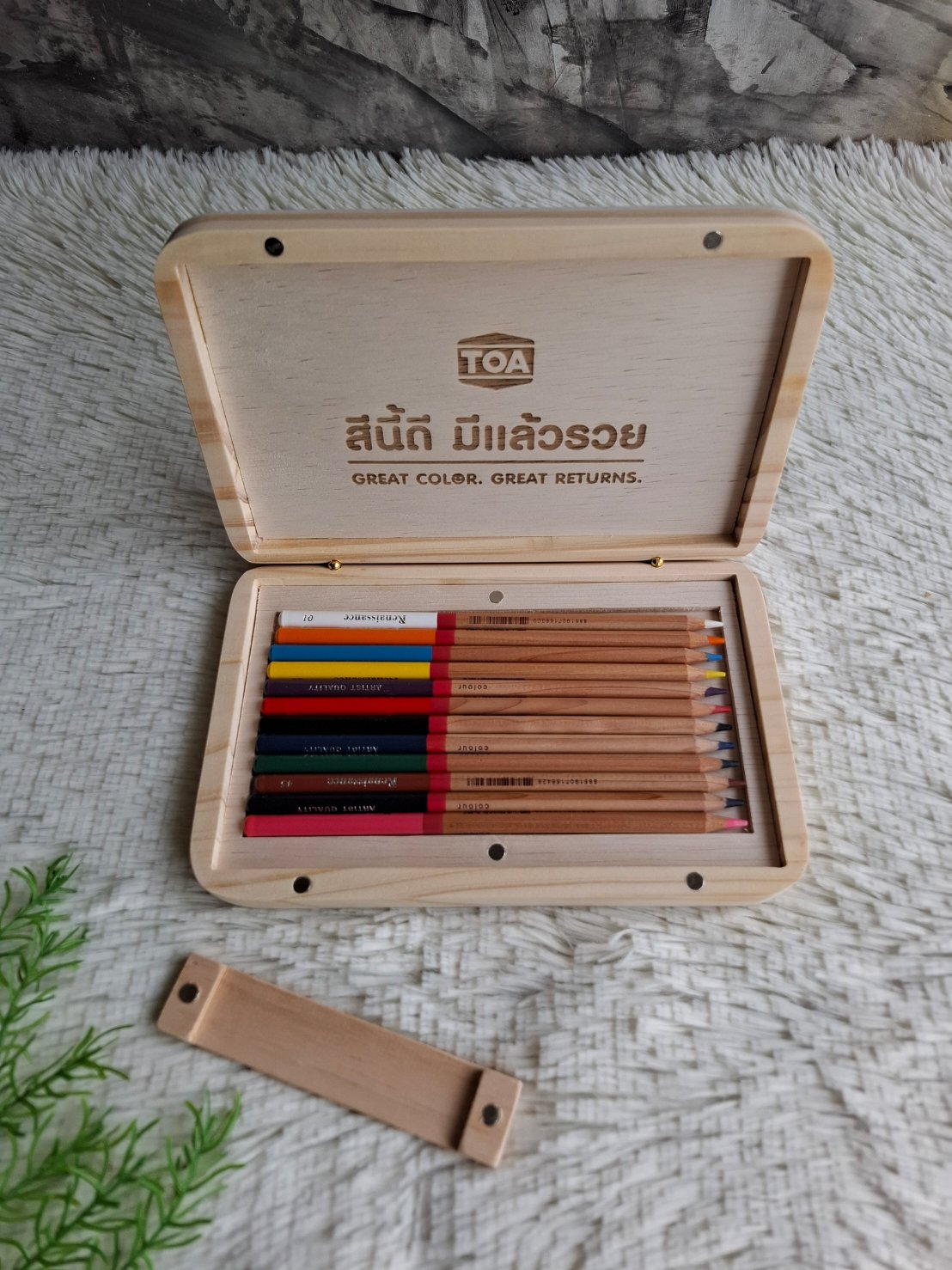 กล่องไม้ใส่ดินสอสี
