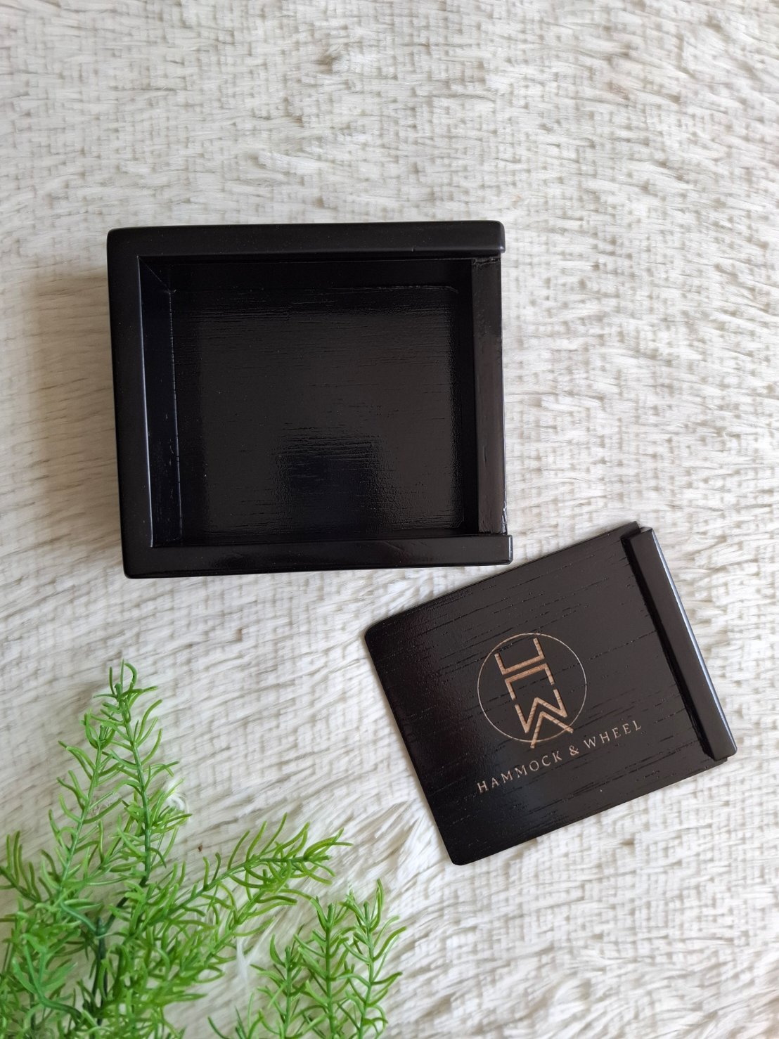 กล่องไม้ฝาสไลด์สีดำเงา