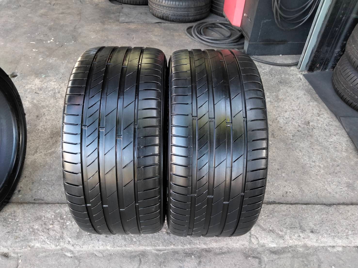 ยางมือสอง Kumho ecsta PS71 275/35R19 ปี 20 2เส้น