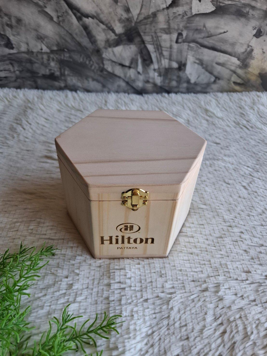 กล่องไม้โอมากาเสะ 6 เหลี่ยม