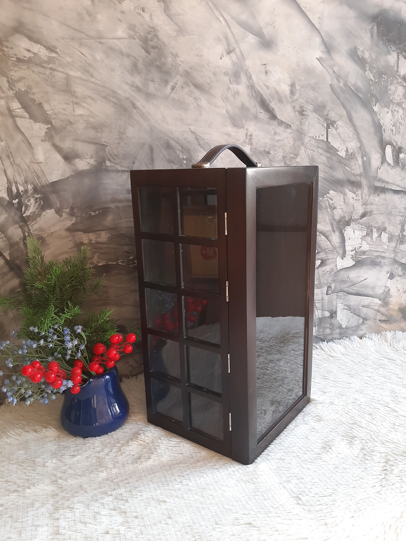 กล่องใส่โมเดลตุ๊กตา