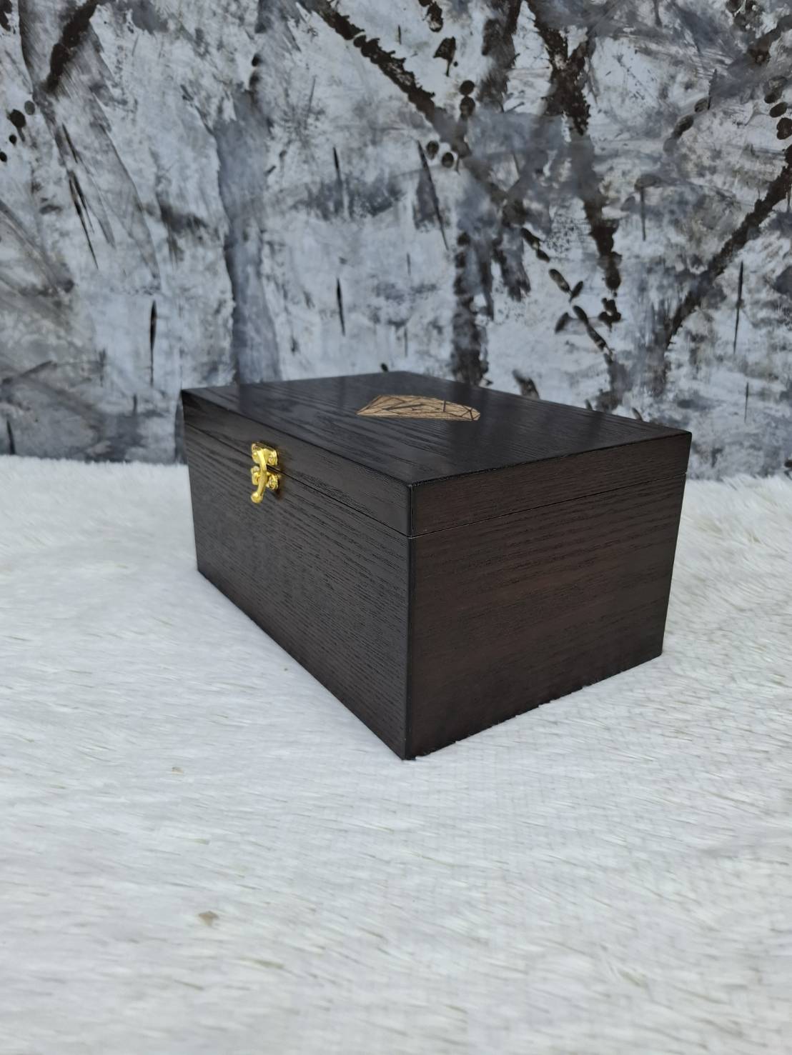 กล่องไม้สนฝาล็อค