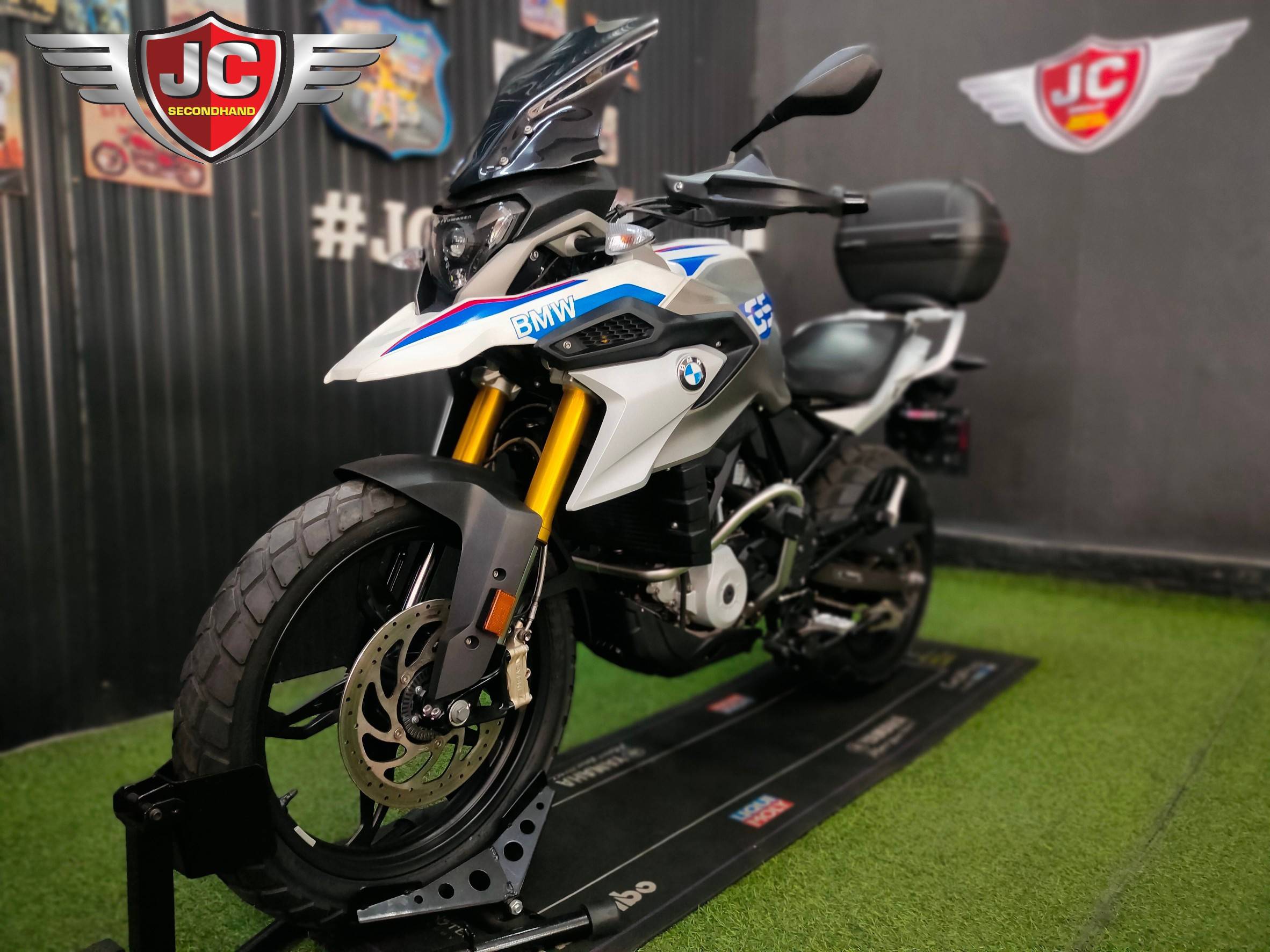 🙃 ซื้อมาจอดก็ไม่บอก ⁉️ BMW G310GS จดปี2019 ไมล์แท้ 4พันโล 😎 ราคาเบาไปกว่าครึ่ง‼️ 👉🏻 https://youtu.be/0NluSxeXOuc