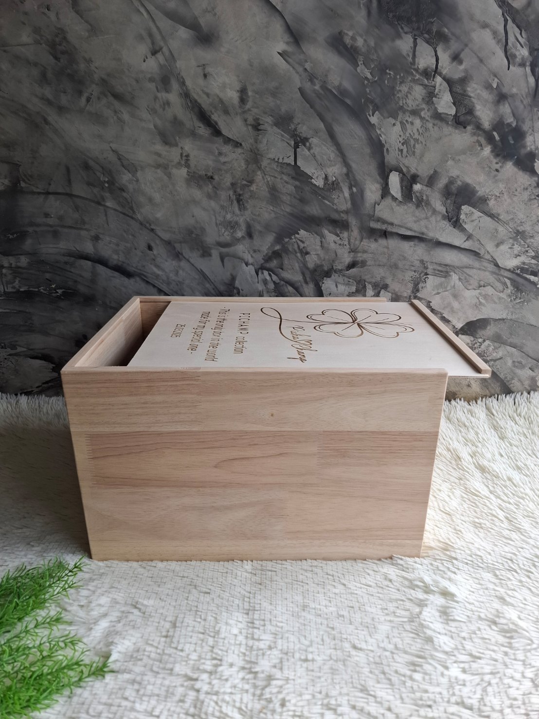 กล่องไม้ฝาสไลด์