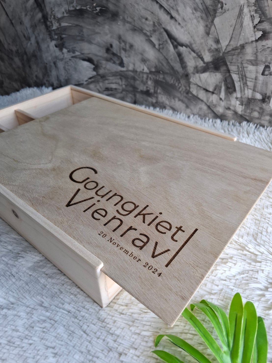 กล่องไม้ฝาสไลด์