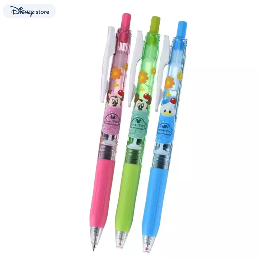 เซ็ตปากกา Zebra Sarasa Clip Disney Store Japan Exclusive ลาย Mickey & Friends Cream Soda แบบรวม 3 แท่ง หัว 0.5 หมึกสีดำ
