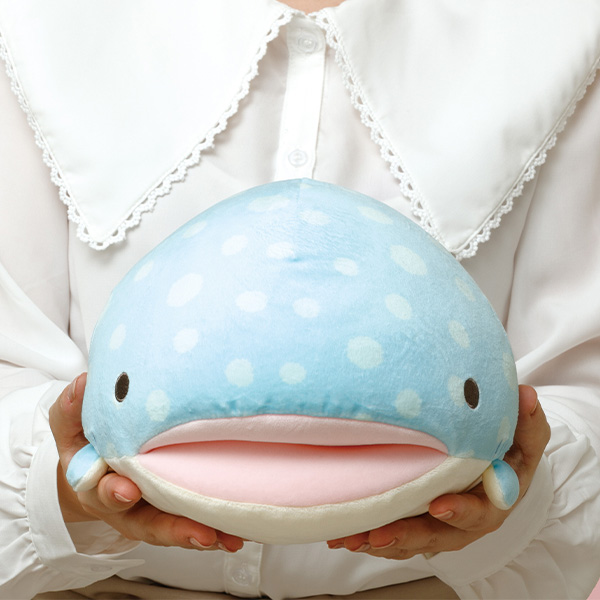 ตุ๊กตา Super Mochi Mochi Jinbesan and Ice Kurage แบบ Jinbesan อ้าปาก ขนาด 16 x 20 x 25.5 ซม.