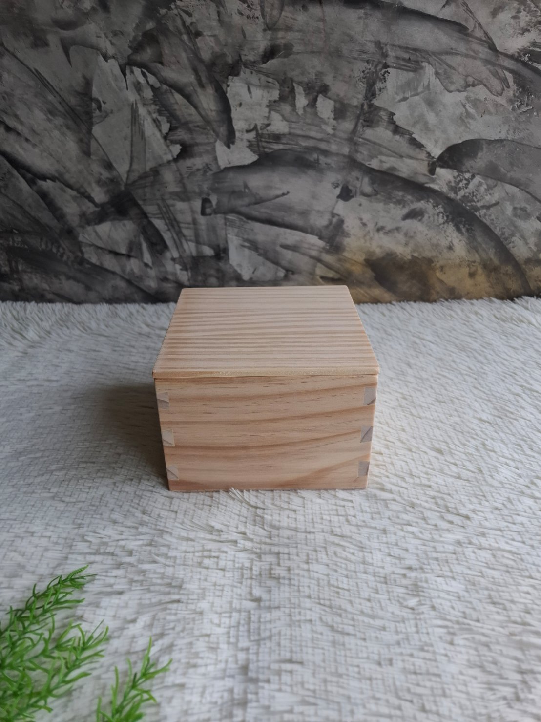 กล่องไม้แบบฝาครอบ