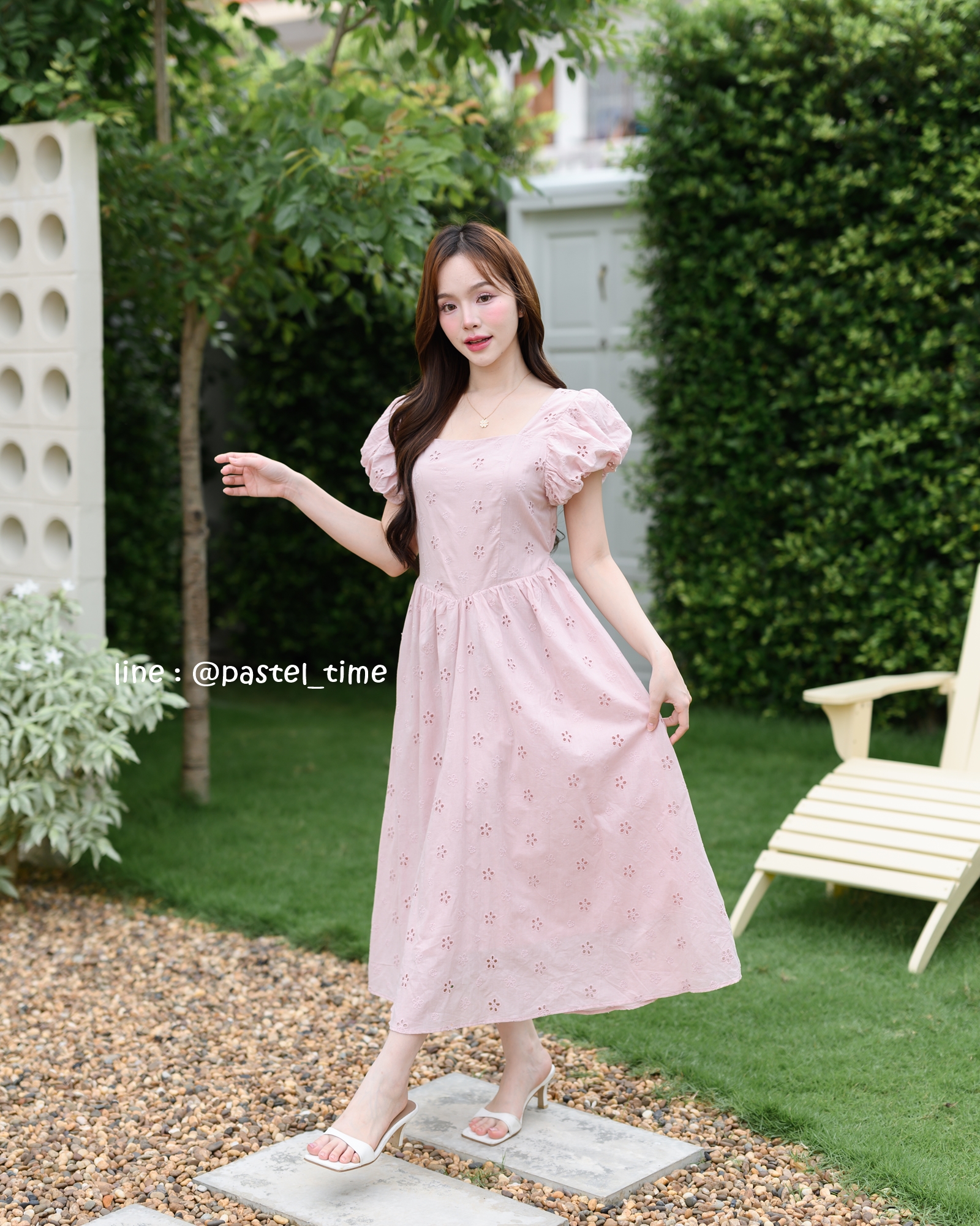 Princess Lace Midi Dress : สีชมพู