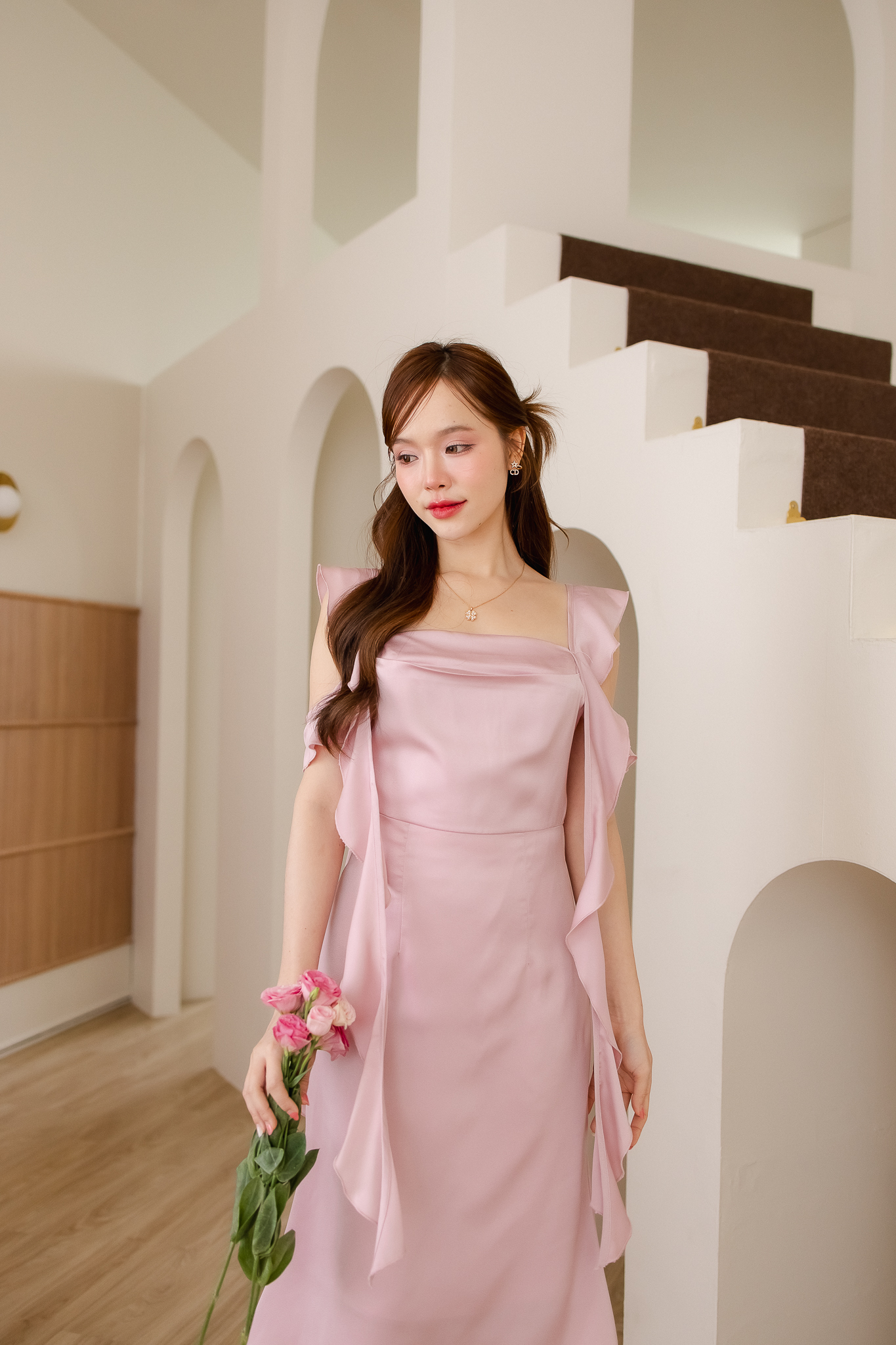 Serene Flutter Sleeve Midi Dress : สีชมพู