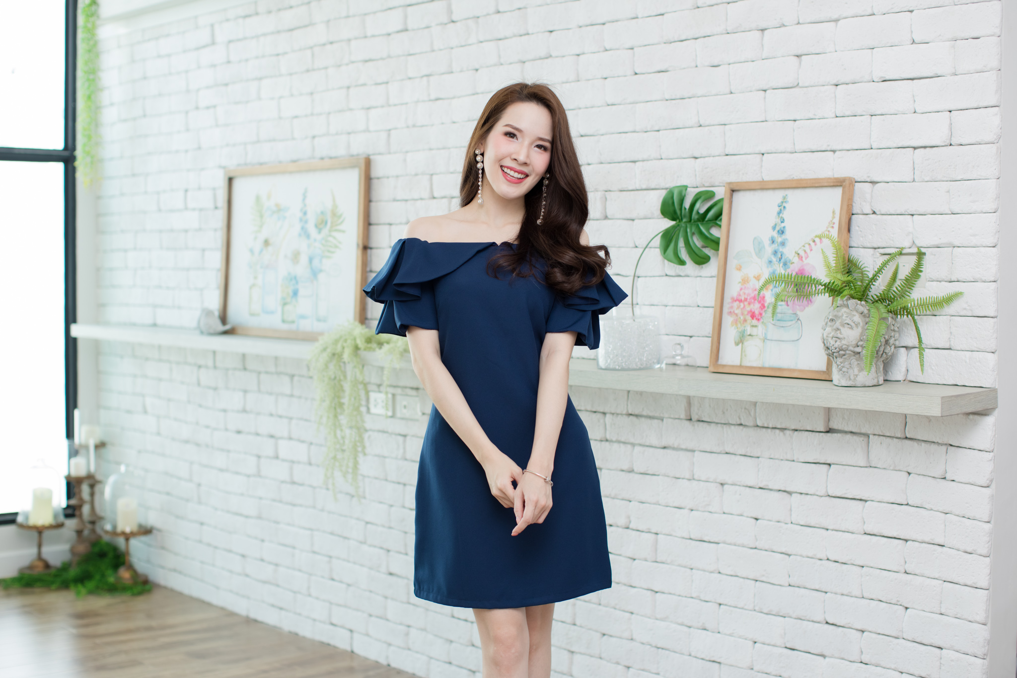 Lisa Open Shoulder Dress - สีกรม