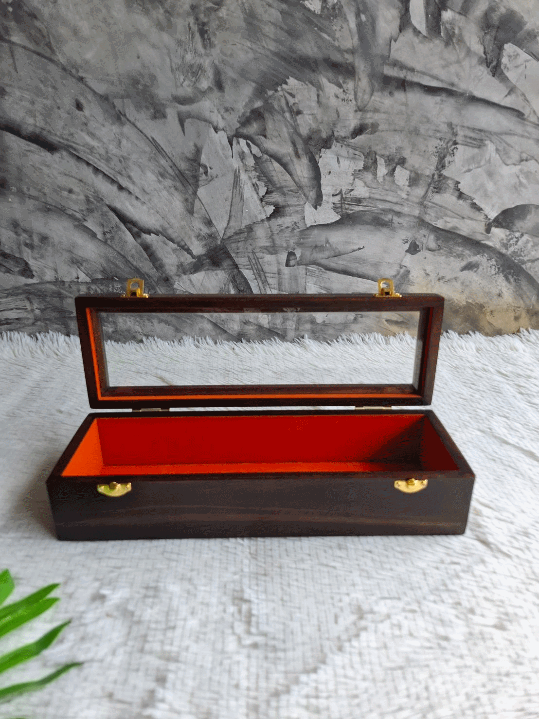 กล่องฝากระจก