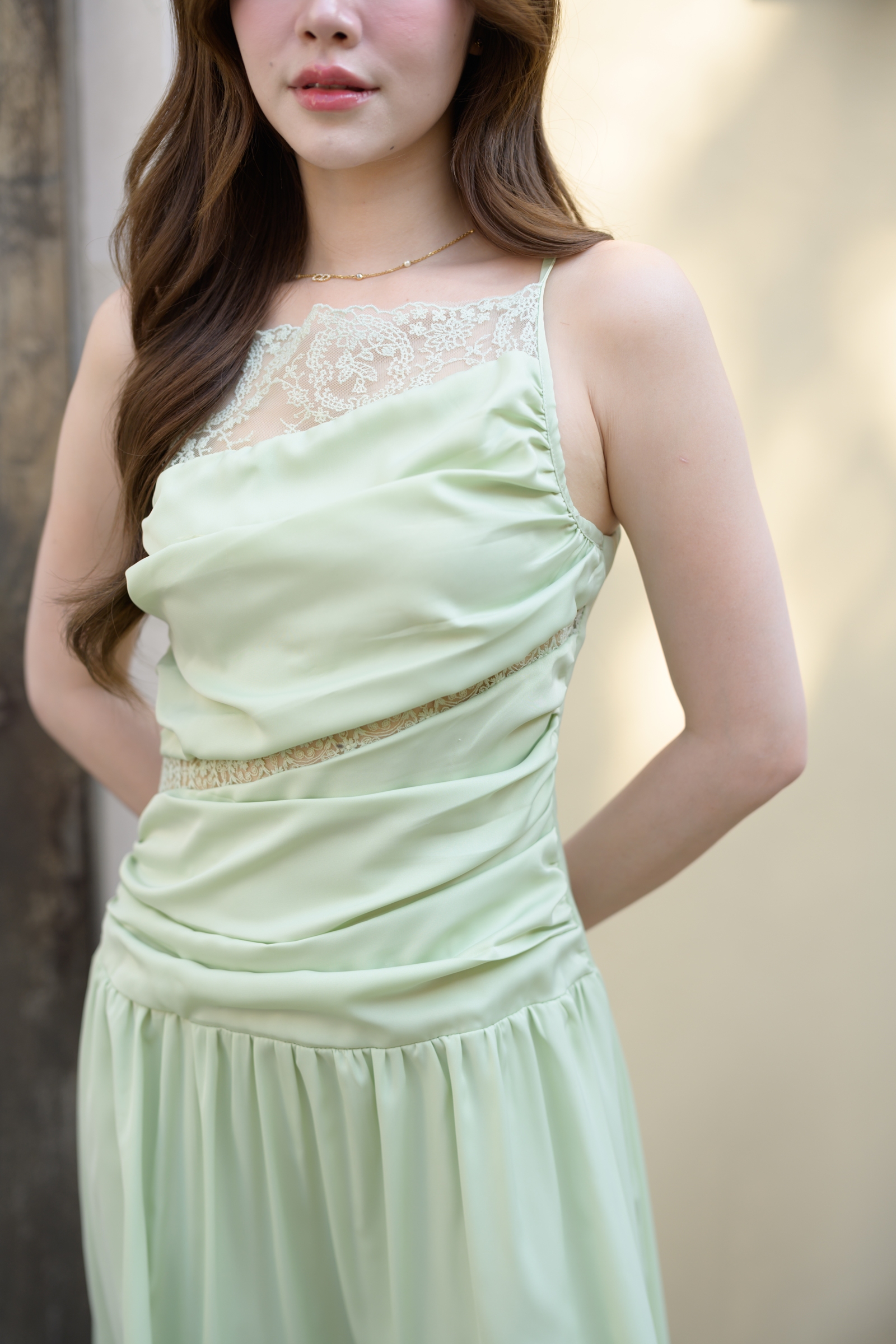 Elise Draped Lace Midi Dress : สีเขียว [Made by Pastel Time]