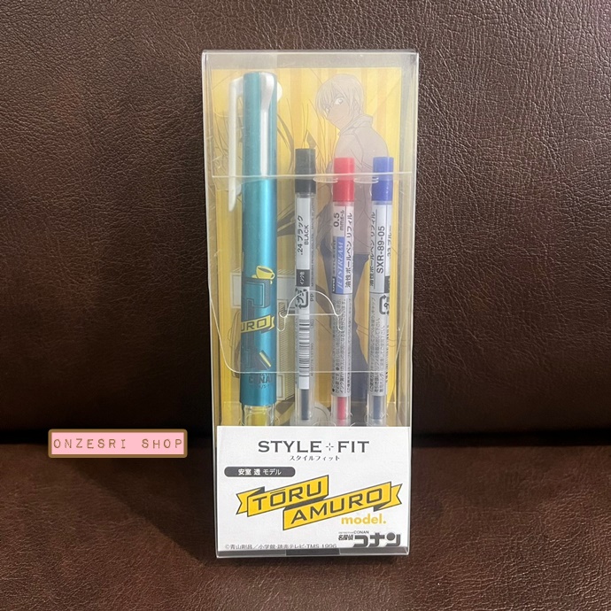 เซ็ตปากกา Uni Style Fit พร้อมไส้ ลาย Detective Conan แบบ Toru Amuro เป็นปลอกปากกา ใส่ได้ 3 ไส้ พร้อมไส้ 0.5 รวม 3 สี (Black, Blue, Red)