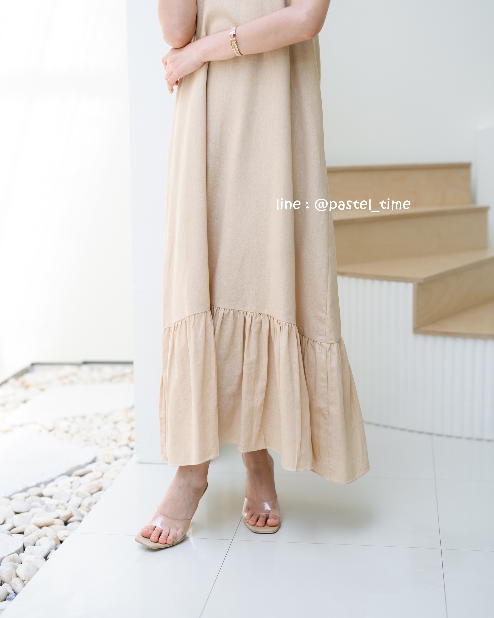 Clio Vest Linen Maxi dress - สีเบจ