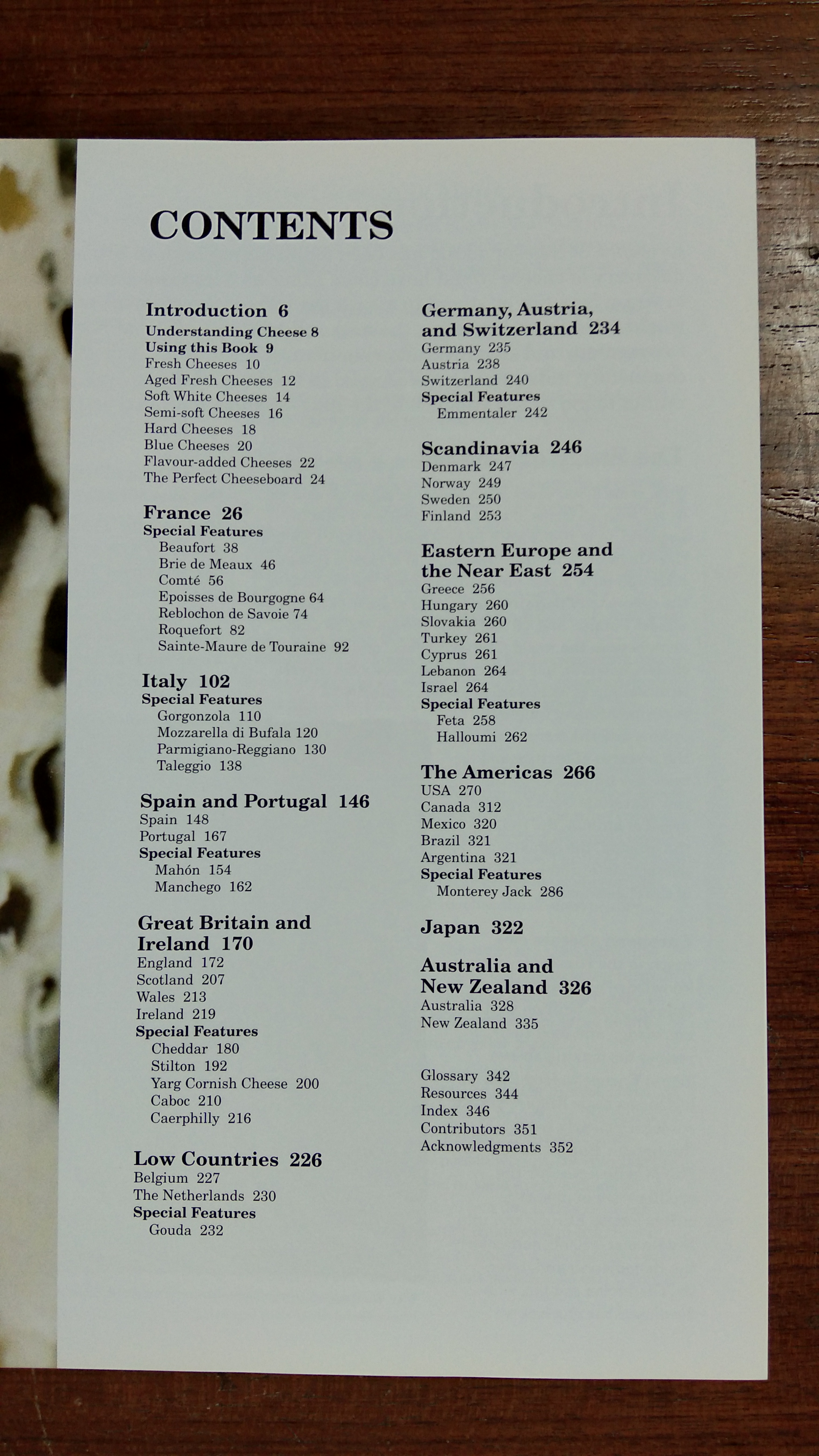 WORLD CHEESE BOOK / JULIET HARBUTT