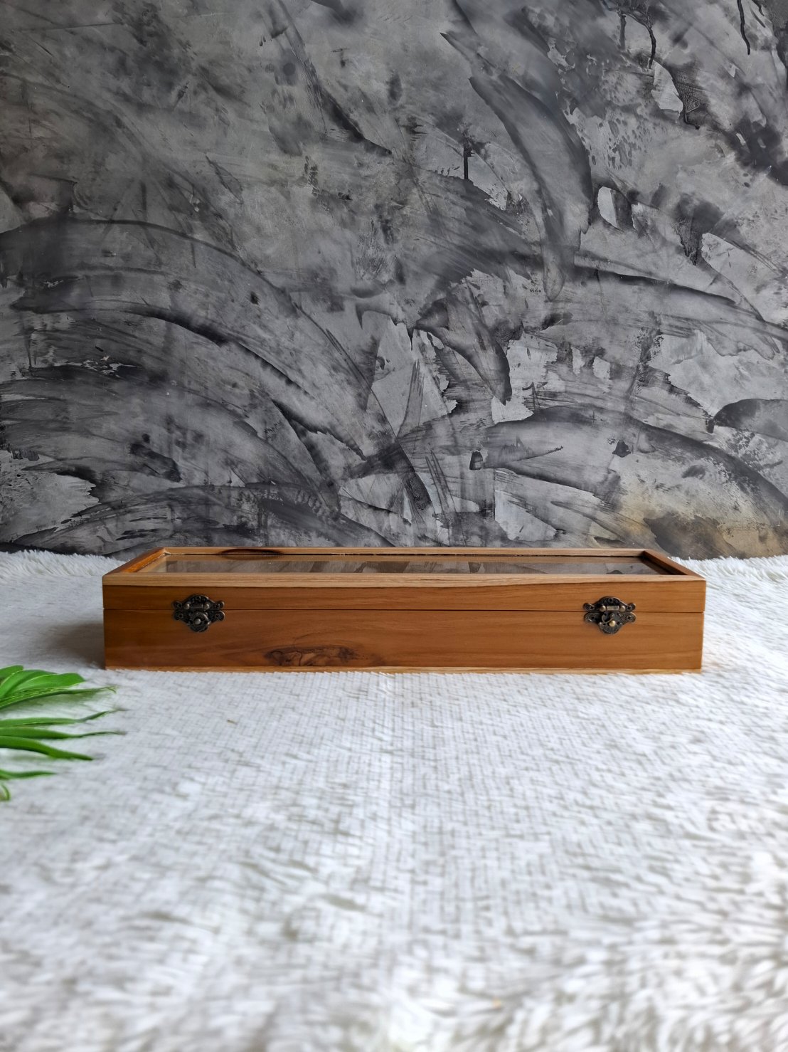 กล่องไม้สักฝากระจก