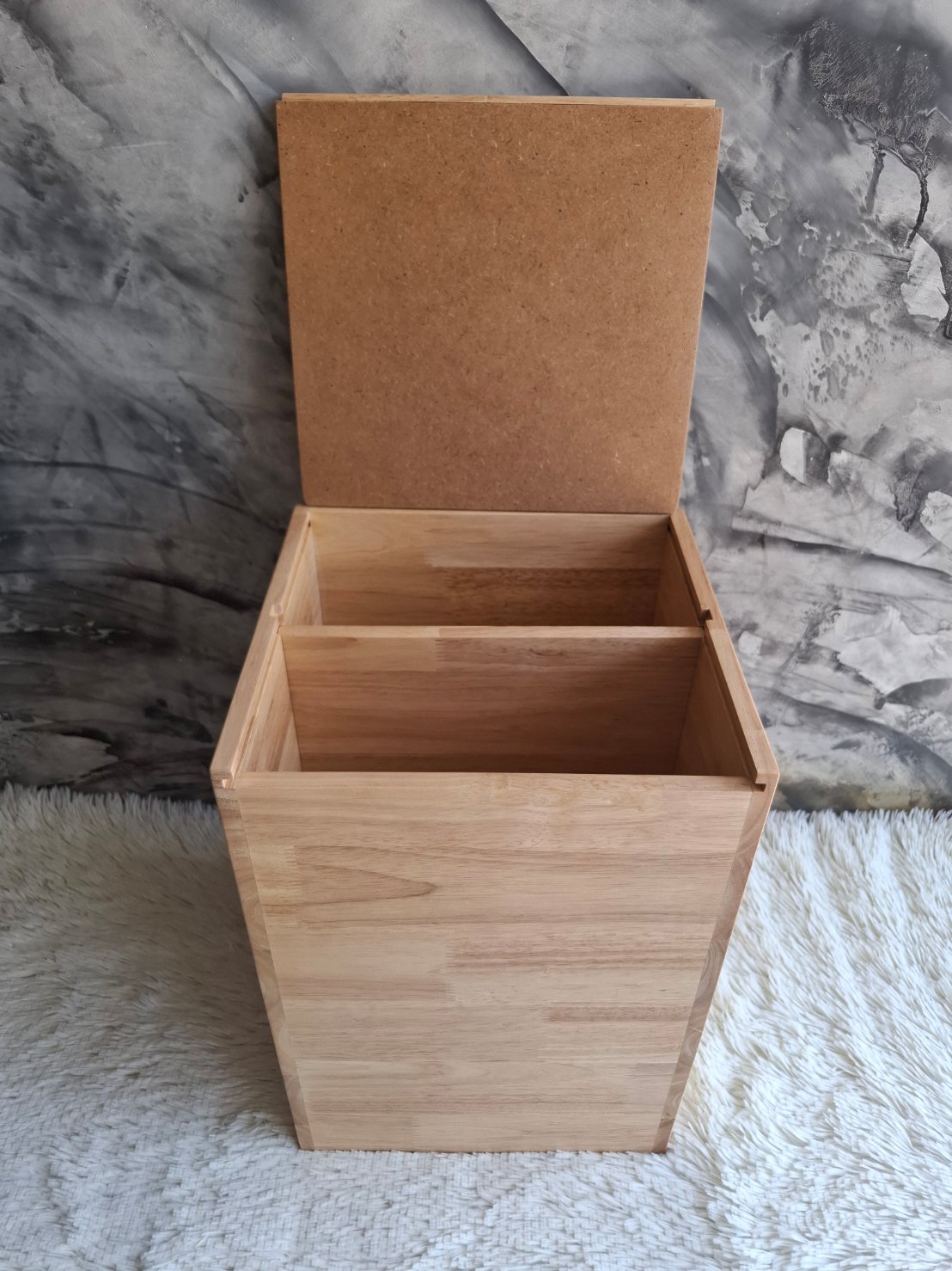 กล่องฝาสลได์