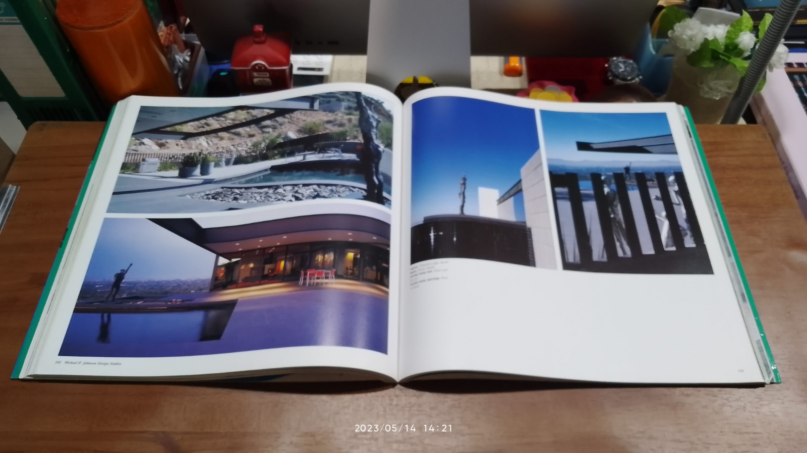 THE NEW AMERICAN SWIMMING POOL