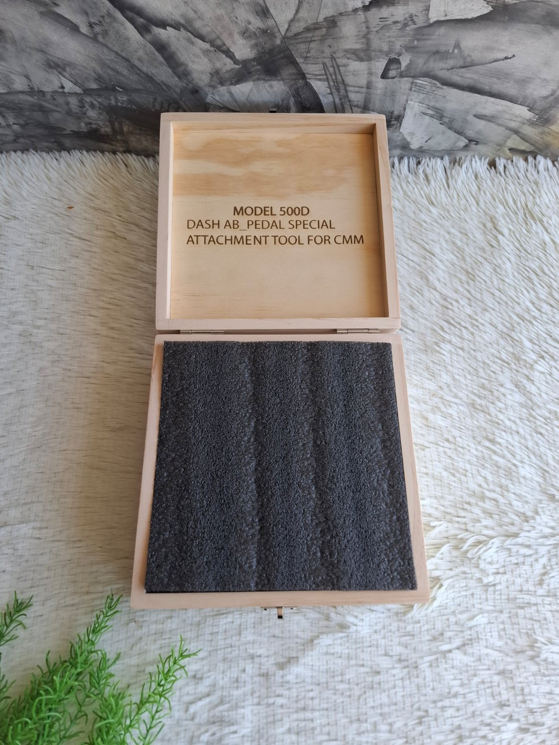 กล่องไม้สนฝาล็อค