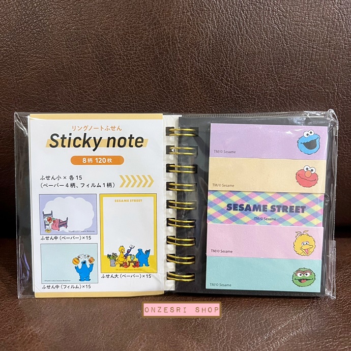 Sticky Note แบบเล่ม ลาย Sesame Street จากญี่ปุ่น ขนาด 7.4 x 8.2 ซม. (แบบพับเล่มแล้ว) มี 8 ลาย รวม 120 แผ่น (กระดาษ 6 ลาย เนื้อฟิล์ม 2 ลาย)