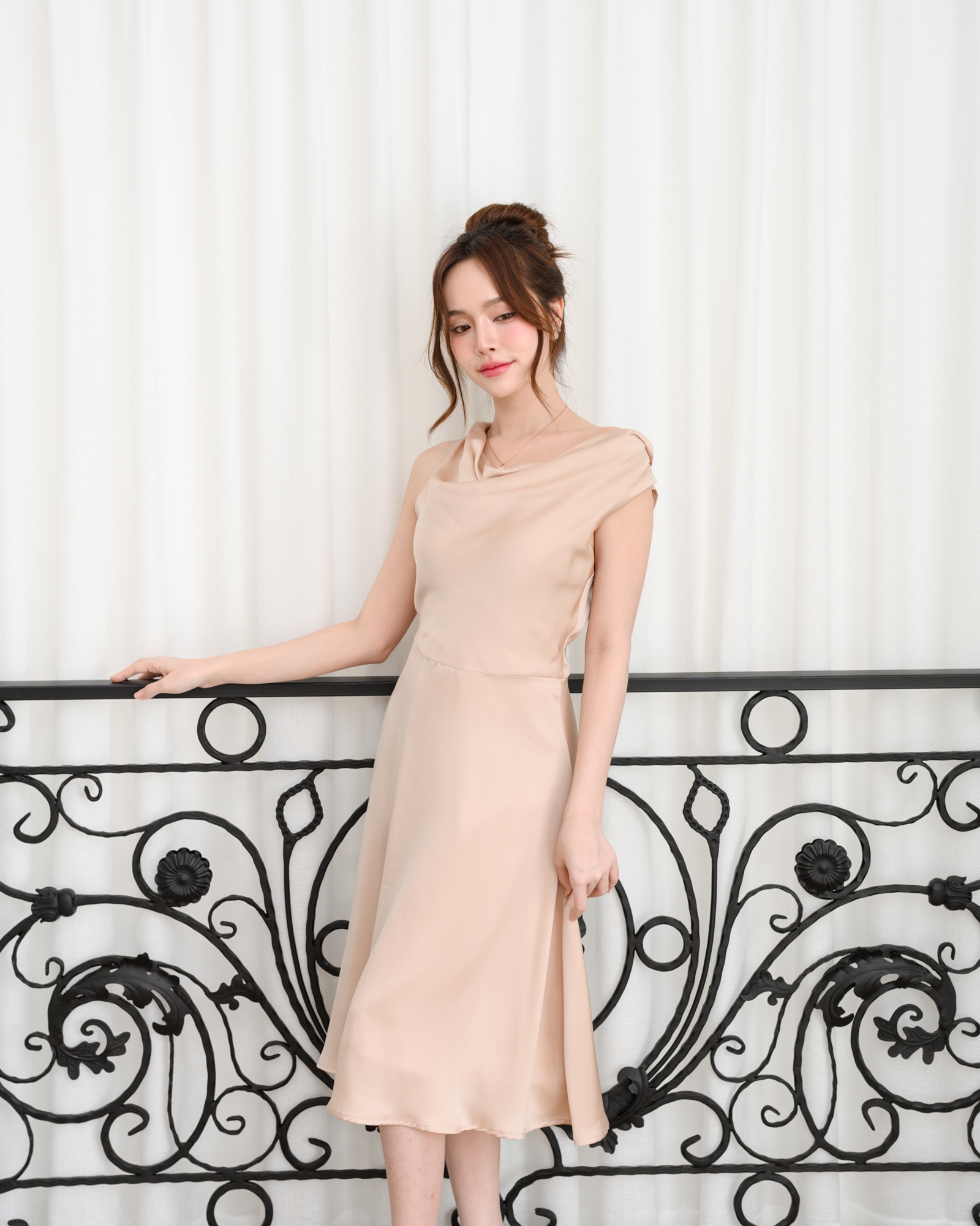 Amour Dress : สีแชมเปญ (โบว์ผูกได้หลายแบบ)