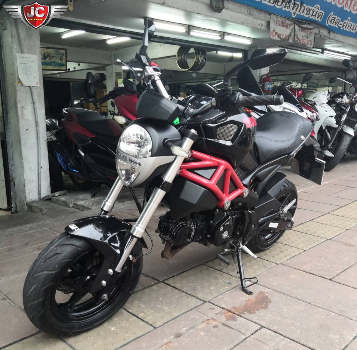 "มาแล้วรถเฟี๊ยวๆราคาเบาๆ" GPX DEMON125 รถปลายปี58 รถบ้านมือเดียวผู้หญิงใช้ วิ่งน้อยหมื่นกว่าโล มีรอยตามใช้งาน เครื่องดี-ศูนย์ดี-สีแท้