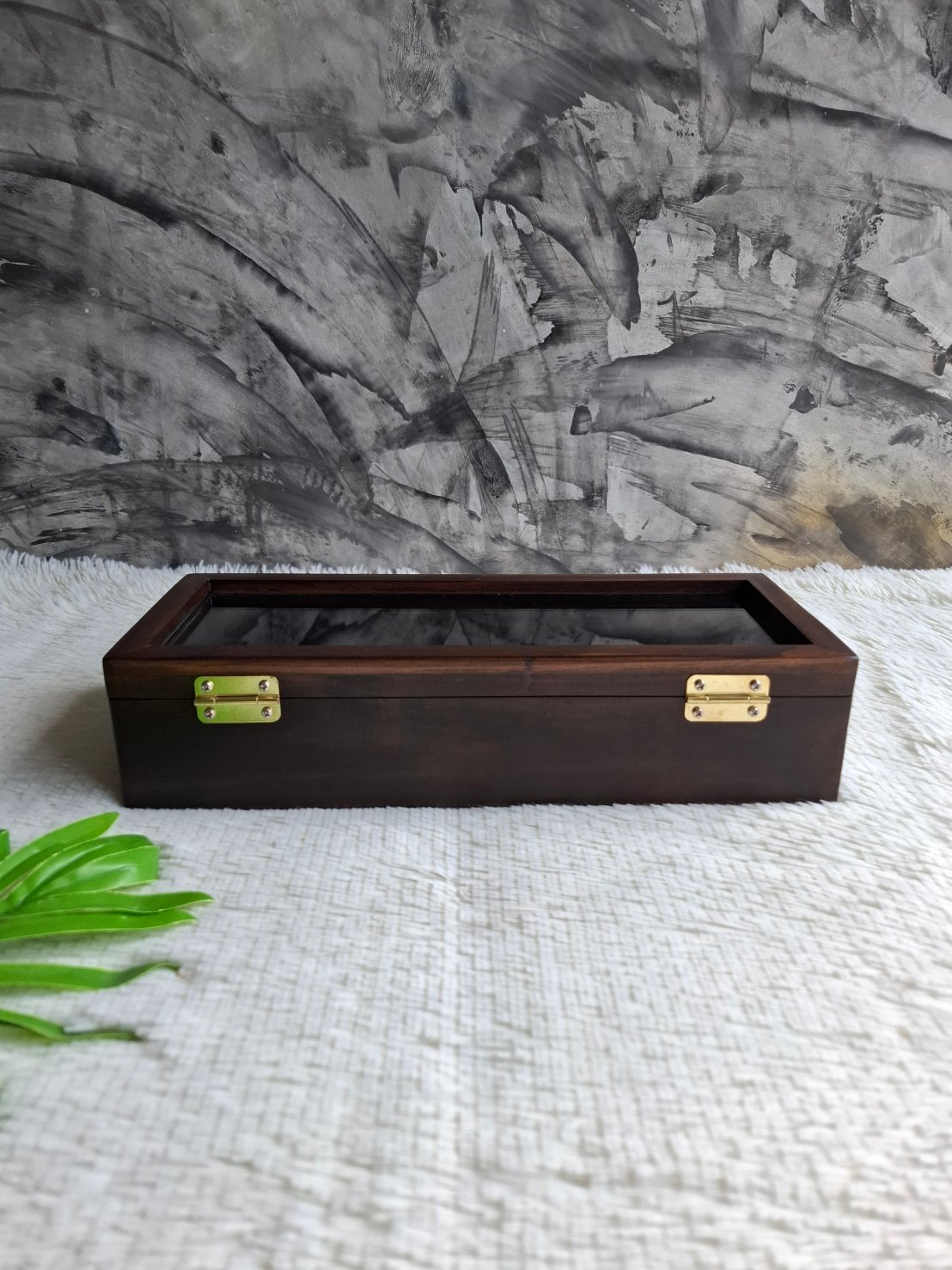 กล่องไม้ฝาล็อคกระจก