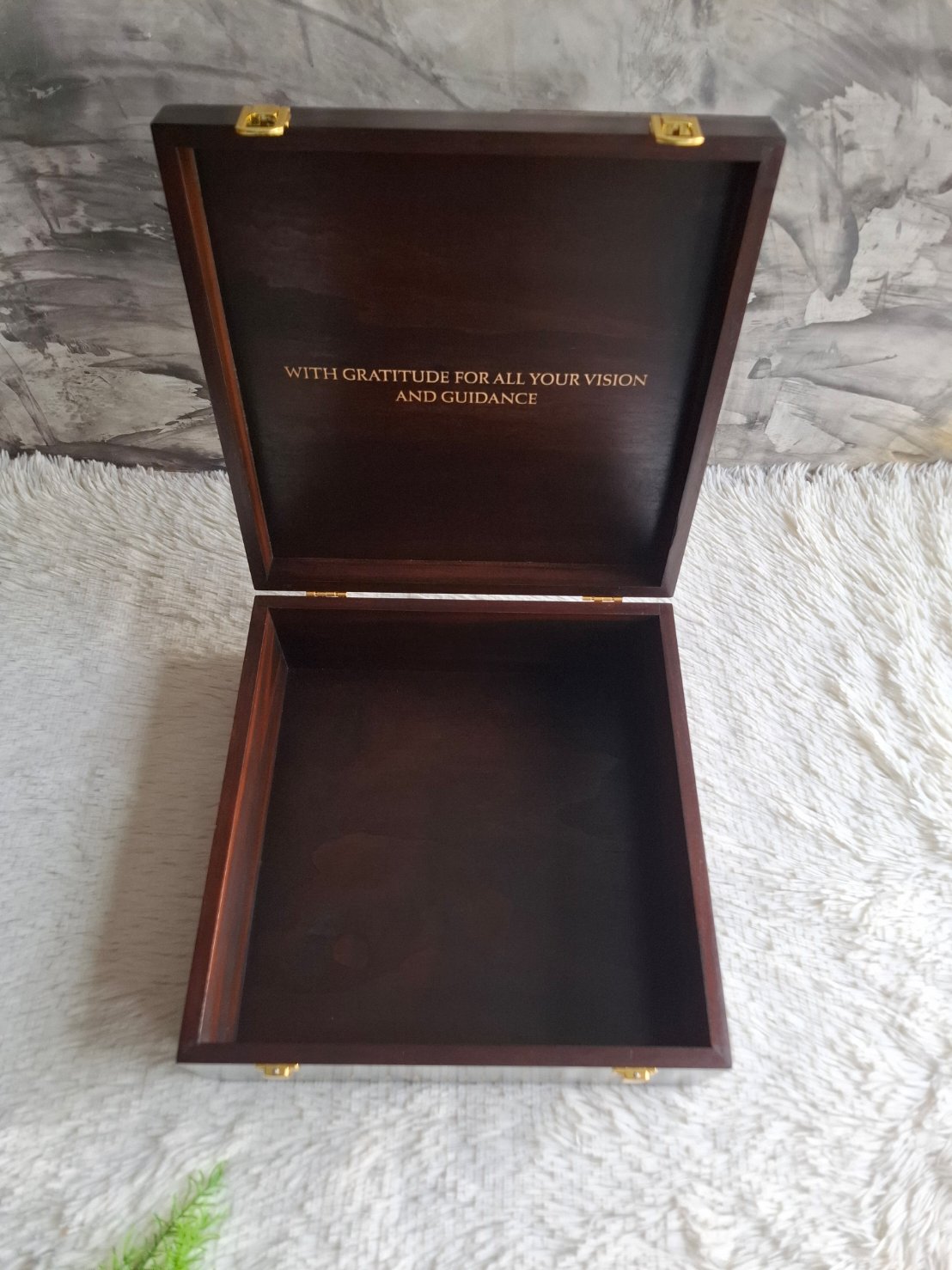 กล่องไม้ใส่ชุดชา