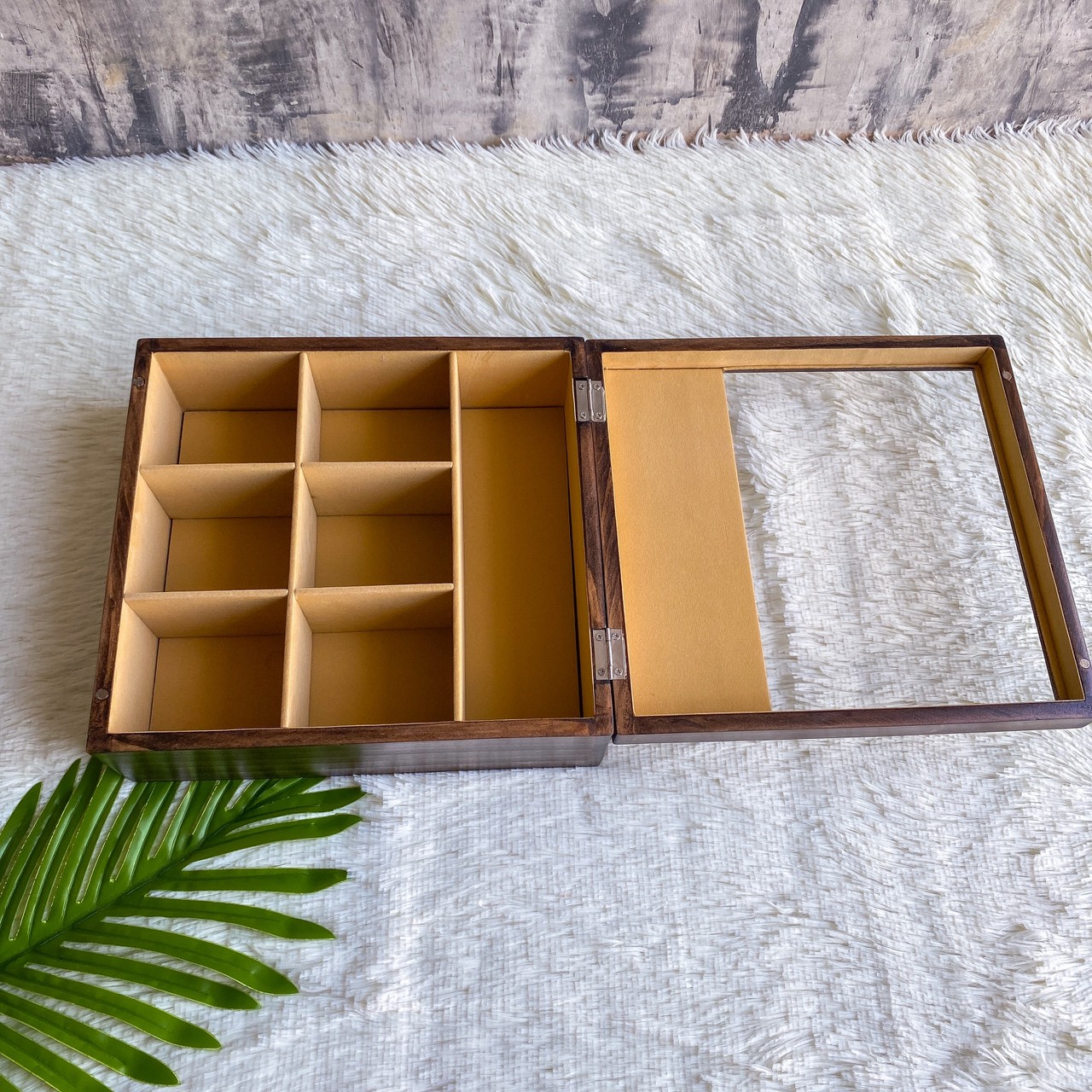 กล่องไม้สน ฝาอะคริลิค (Wooden box)