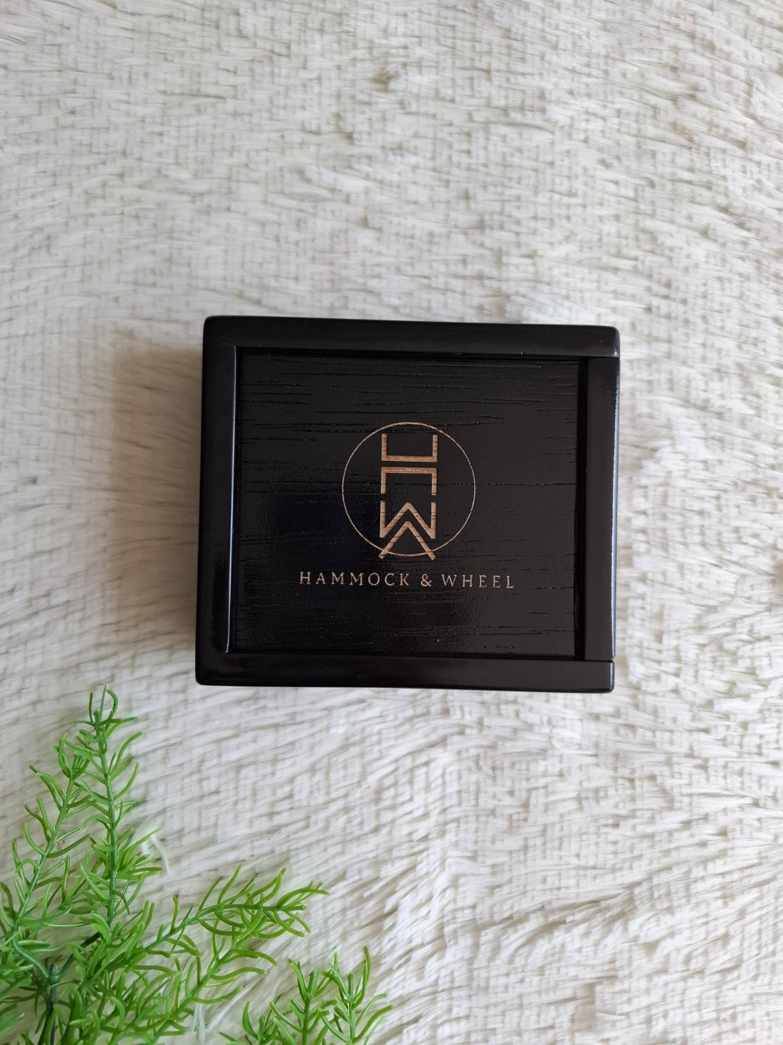 กล่องไม้ฝาสไลด์สีดำเงา