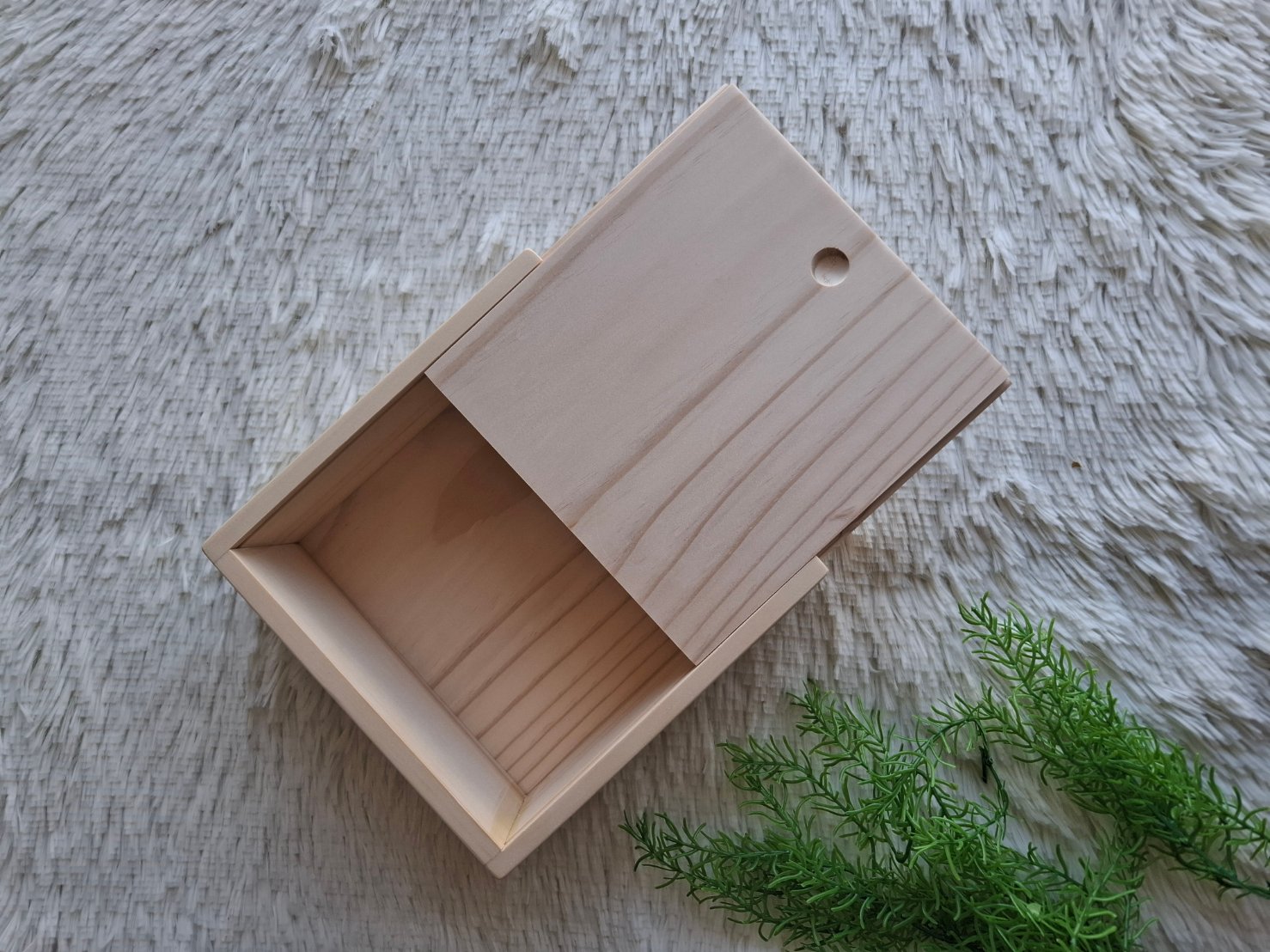 กล่องไม้สนฝาสไลด์