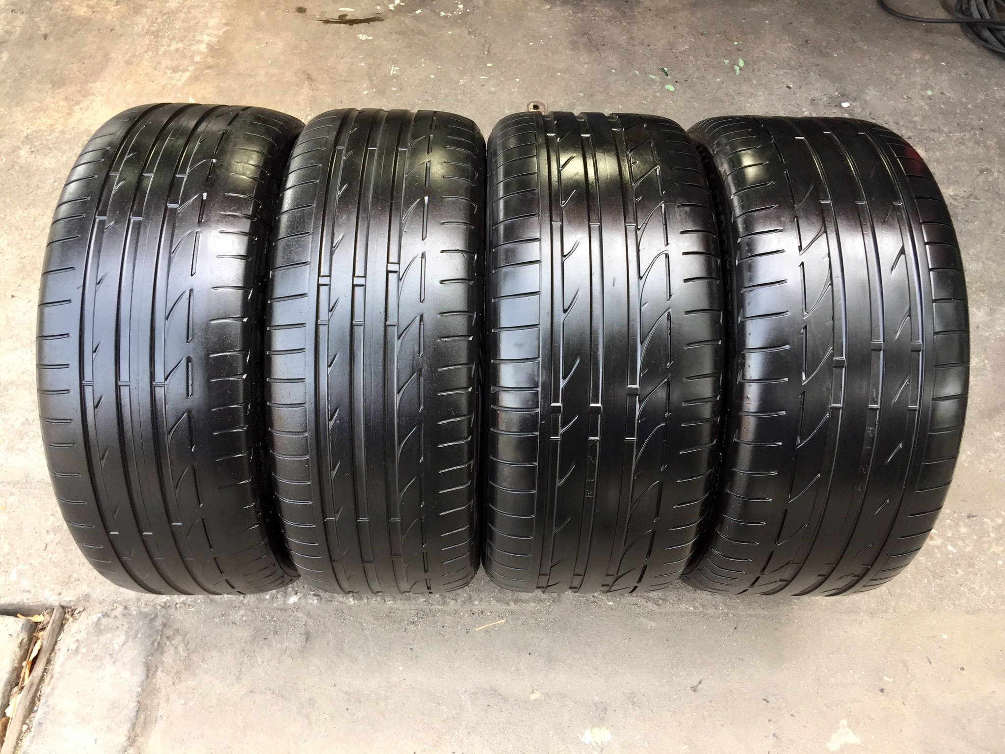 ยางมือสอง BRIDGESTONE S001 245/45R19 ปี13 275/40R19 ปี13