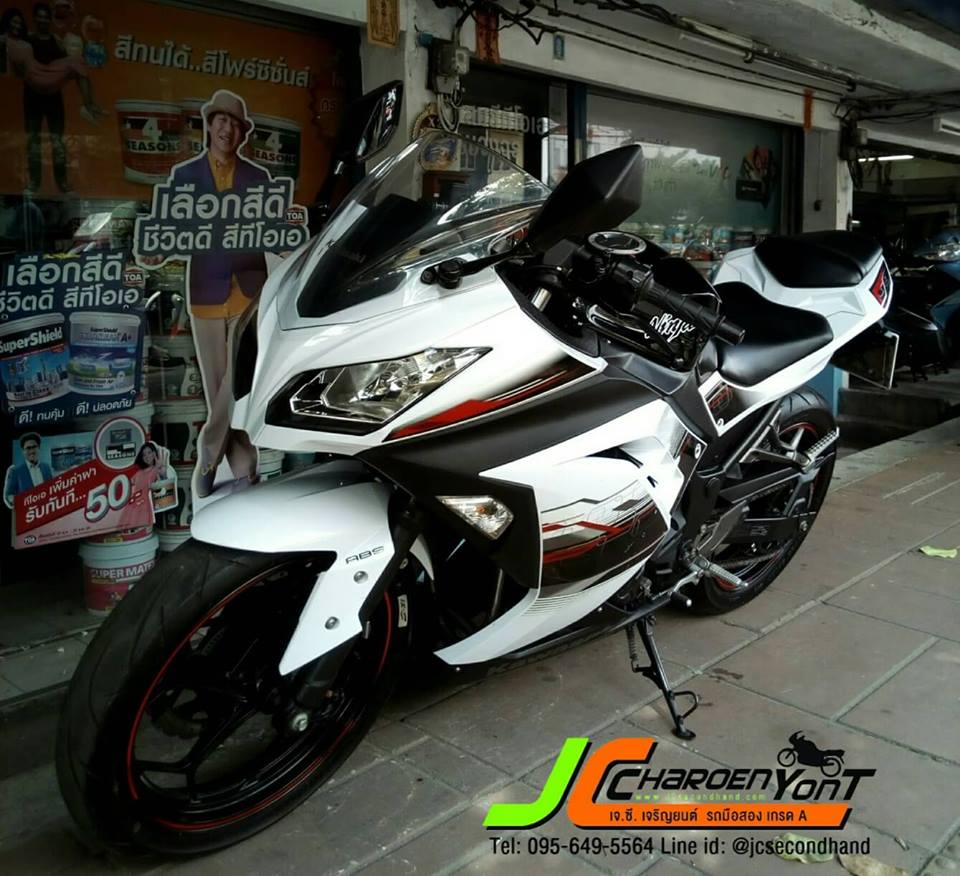 พระเอกรุ่นใหญ่ KAWASAKI NINJA 300 ABS จดทะเบียนปี 57 เป็นรถบ้านเจ้าของมือเดียว เครื่องดีโคตรเดิม ห้องเครื่องสวยใส บิดติดมือเร่งได้ตามสั่ง ชุดสีสวยแท้ทั้งคันไม่มีล้ม