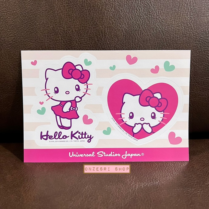 แฟ้ม A4 USJ ลาย Hello Kitty สีขาวชมพู - ฟ้า มาพร้อมสติกเกอร์ลายน่ารัก มีขายเฉพาะที่ Universal Studios Japan เท่านั้น ** ของใหม่ในแพ็ค มีรอยจากการจัดเก็บตรงแฟ้มบ้าง