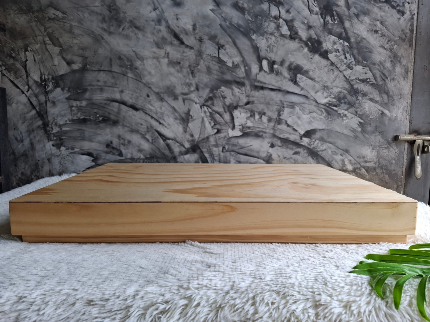 กล่องไม้ฝาครอบ