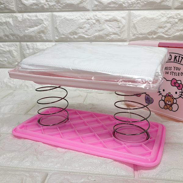กล่องเก็บหน้ากากอนามัย ลาย Hello Kitty สีชมพู ขนาด 21.8 x 13 x 11.8 ซม. ใส่หน้ากากแบบแนวนอนได้ 60 แผ่น