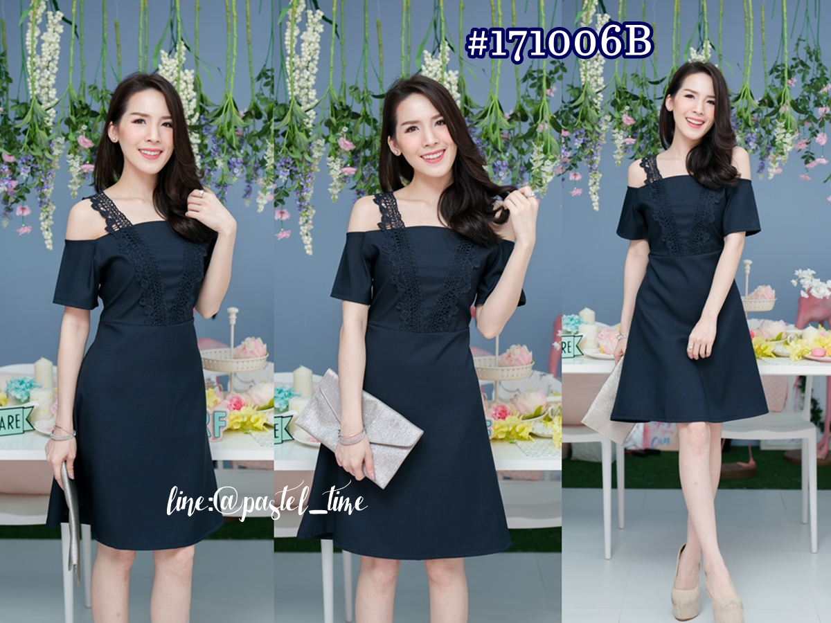 Brynn Lace off Shoulder Dress – Navy สีกรม