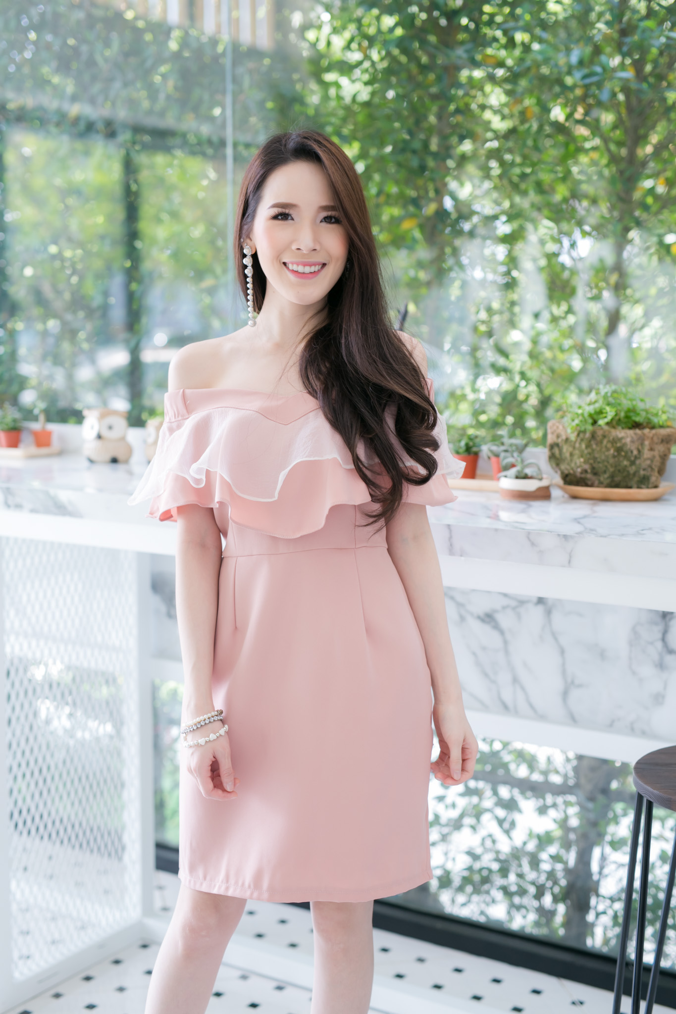 Swirl Organza Open Shoulder Dress – สีชมพู