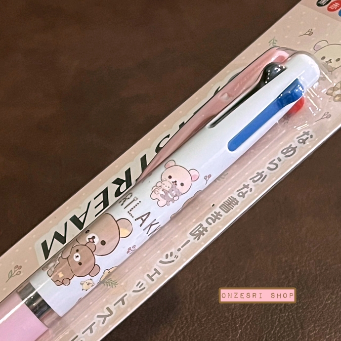 ปากกา San-X Jetstream 0.5 ลาย Chairoikoguma & Doll สีชมพูขาว หมึกมี 3 สี แดง ดำ น้ำเงิน ตรงที่เสียบเป็นแบบคลิป ติดแน่น