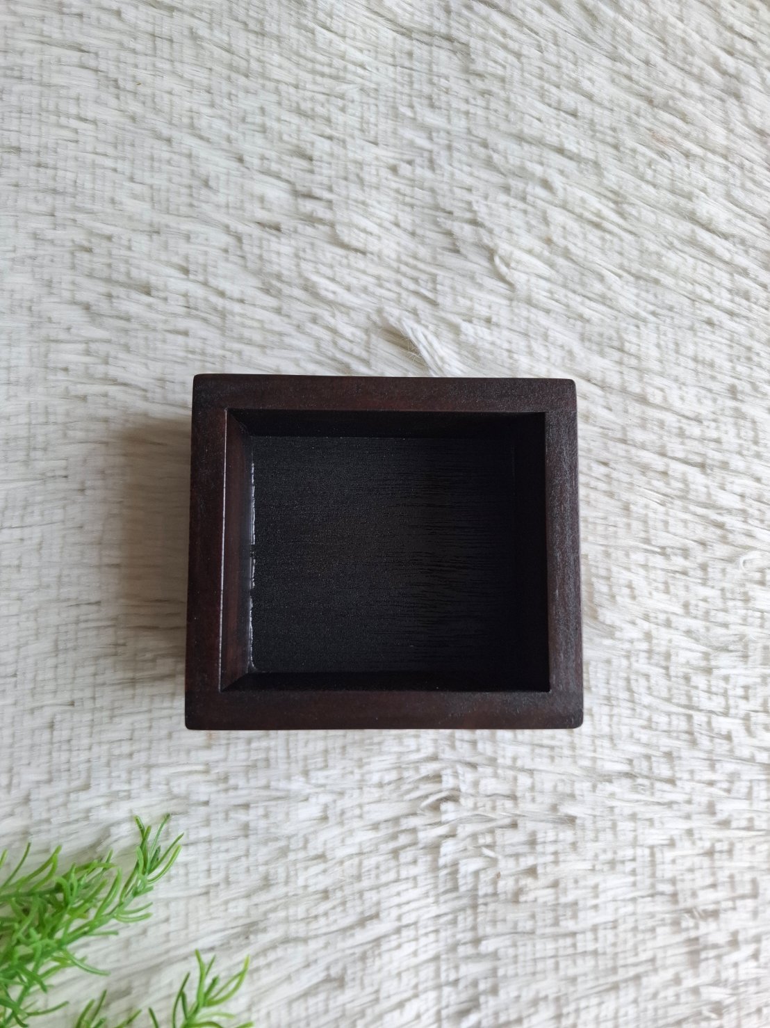 ถาดไม้สน