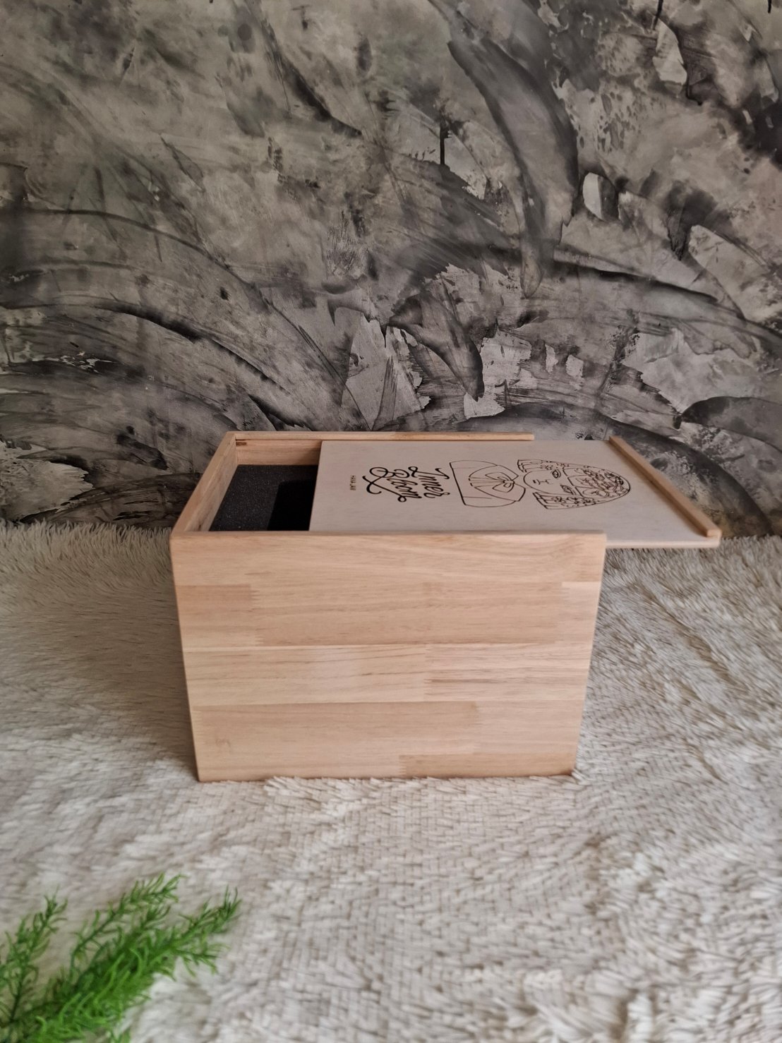 กล่องไม้ใส่โมเดล