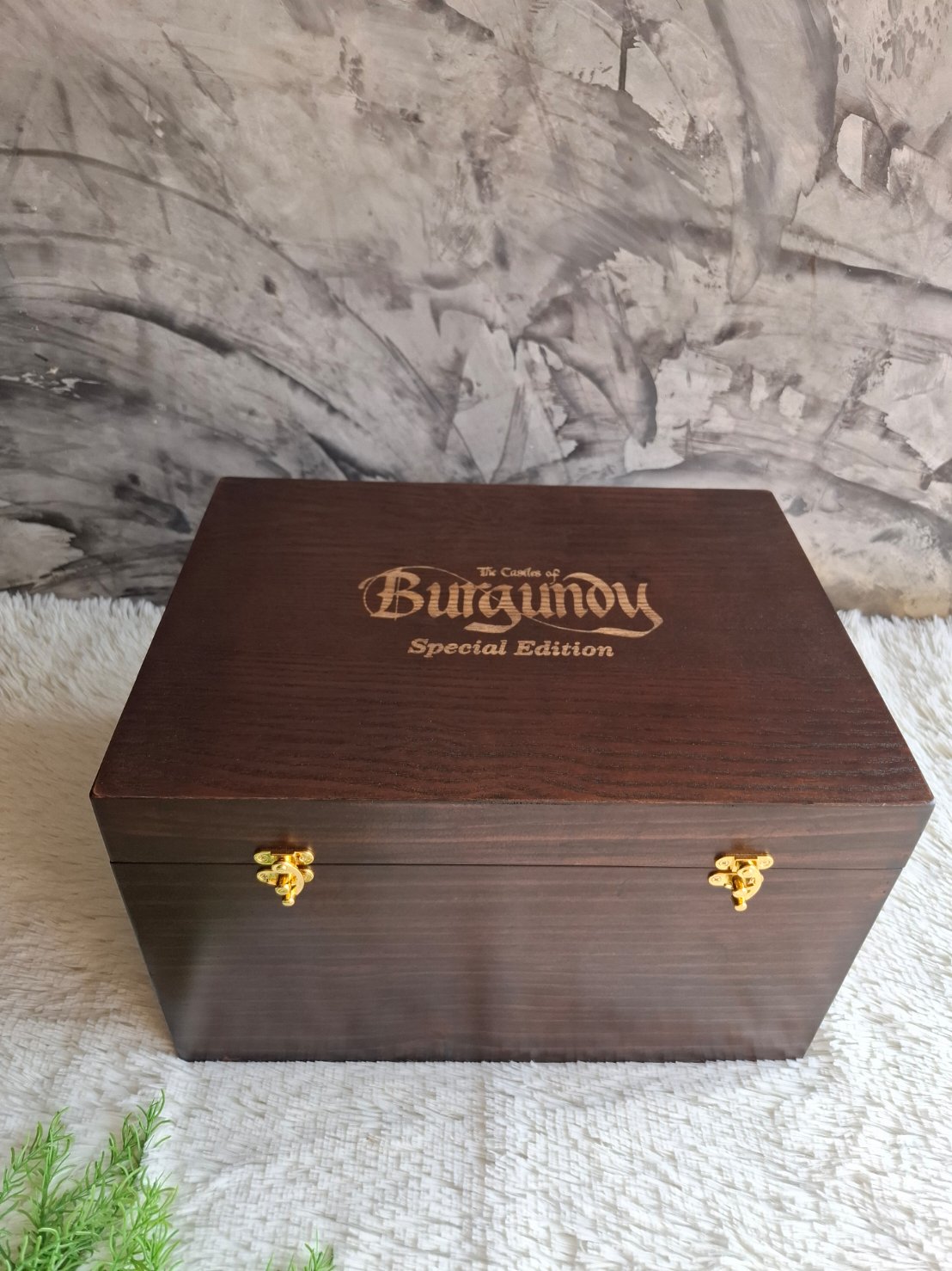 กล่องไม้สนฝาล็อค