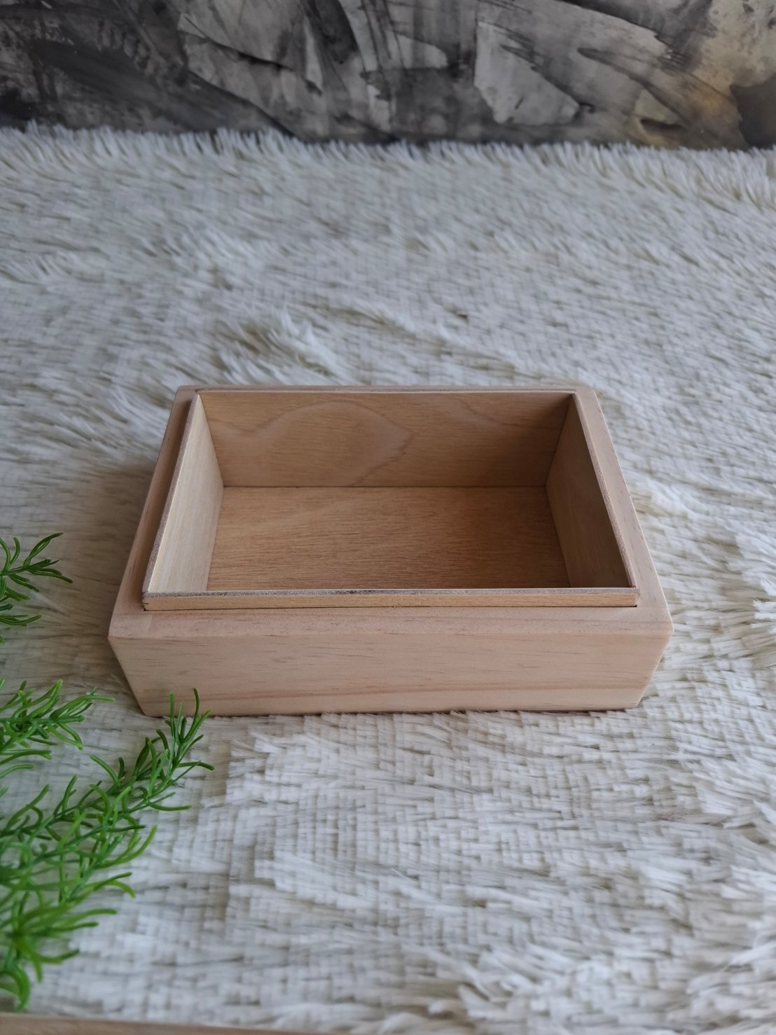 กล่องไม้สนฝาครอบ